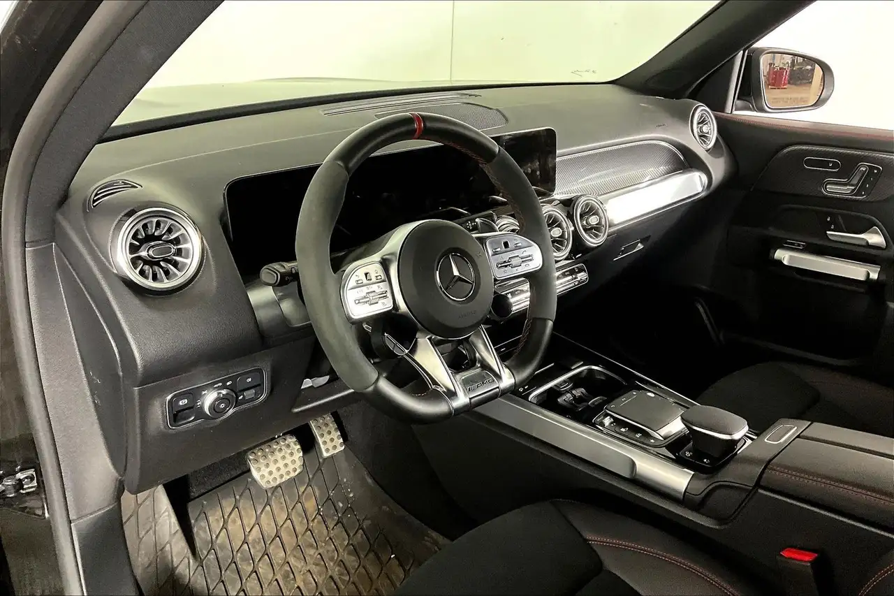 Mercedes-Benz GLB - Image 13