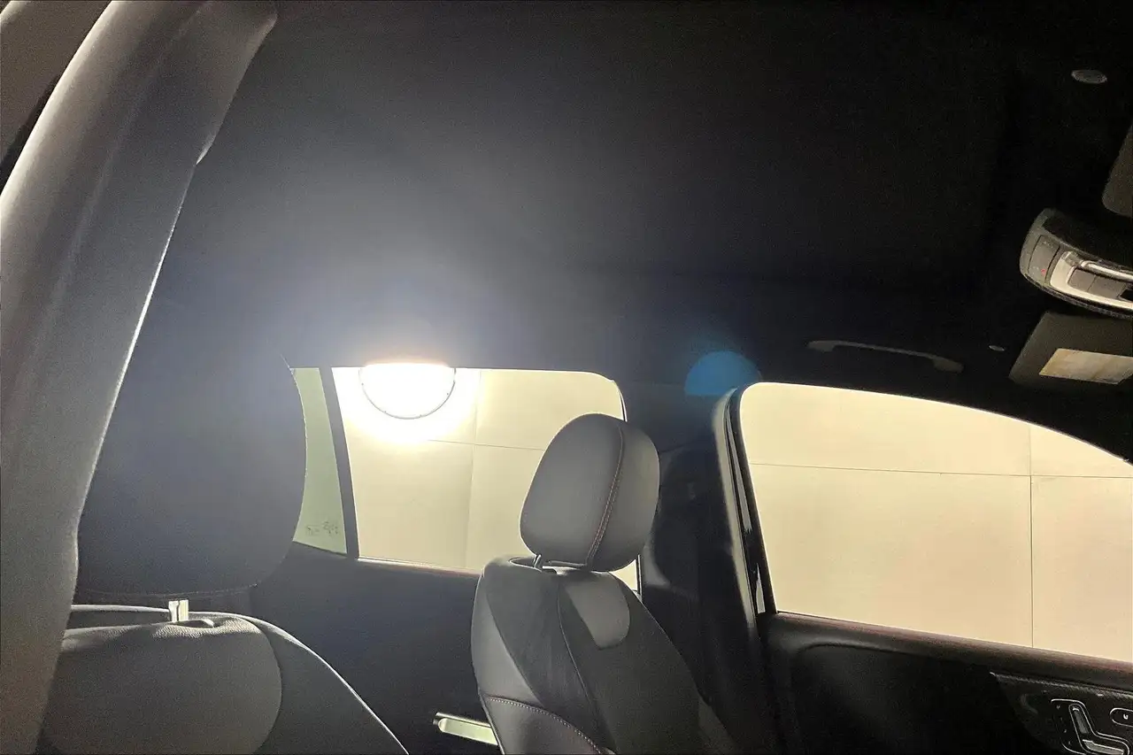 Mercedes-Benz GLB - Image 17