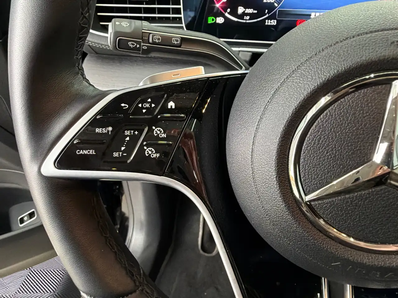 Mercedes-Benz GLE - Image 16