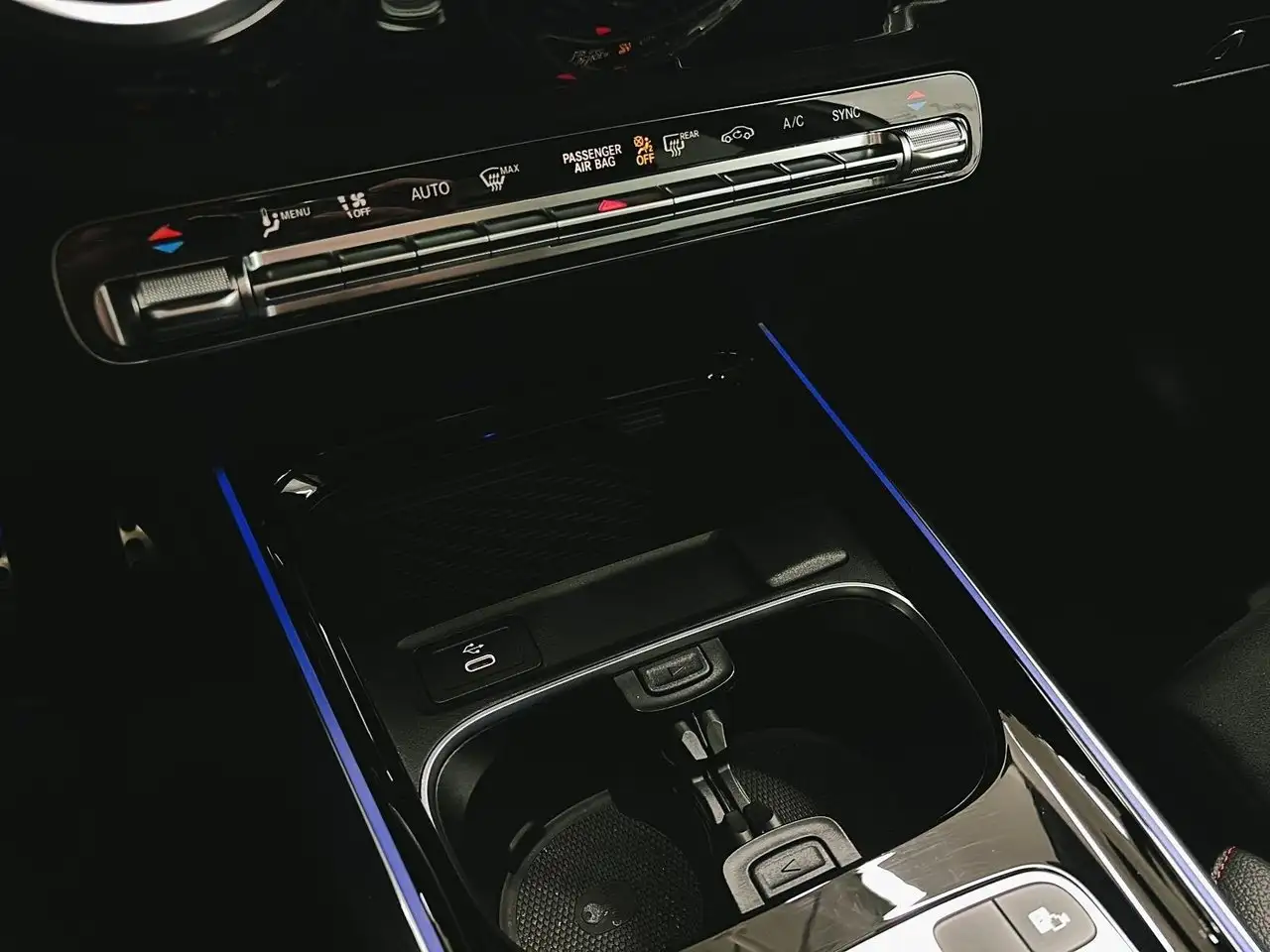 Mercedes-Benz GLA - Image 17