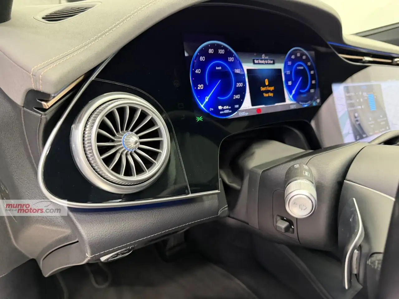 Mercedes-Benz EQS - Image 24