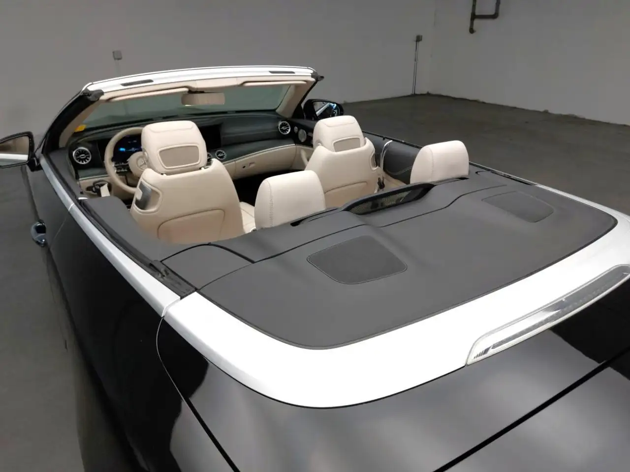 Mercedes-Benz E-Class - Image 10