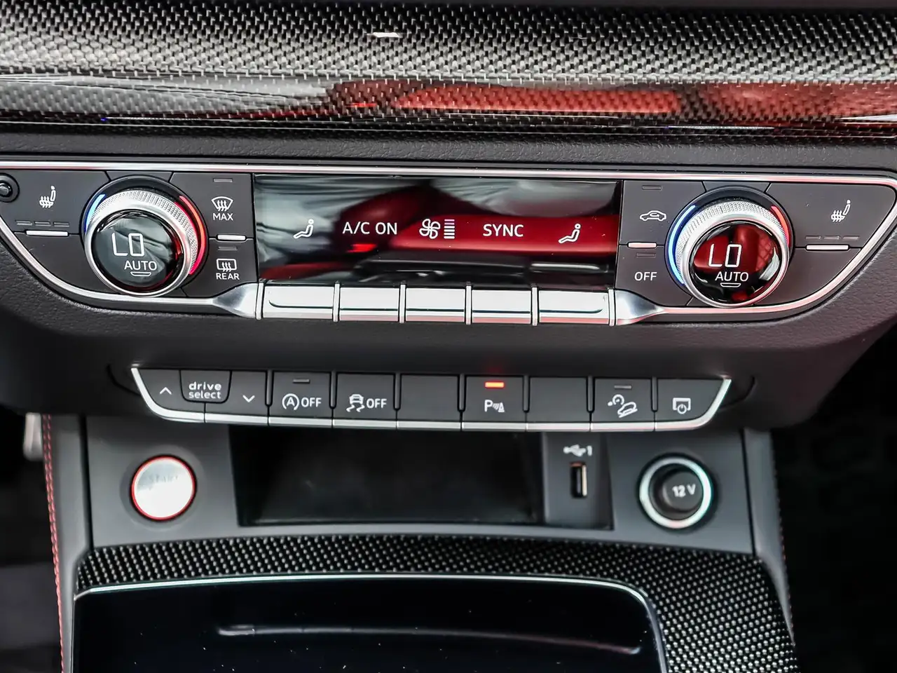 Audi SQ5 - Image 29