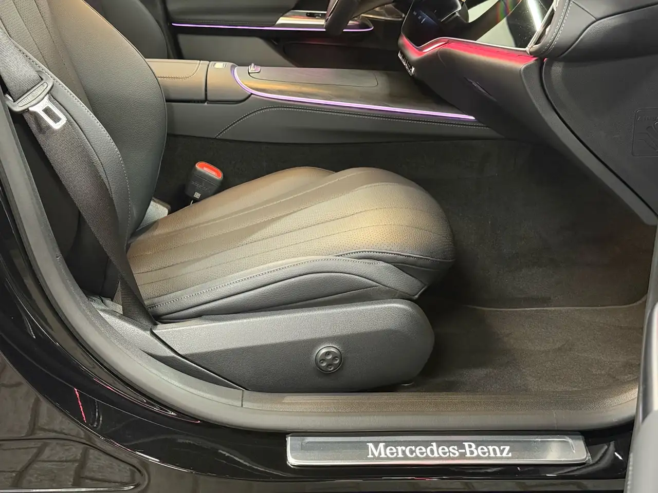 Mercedes-Benz E-Class - Image 34