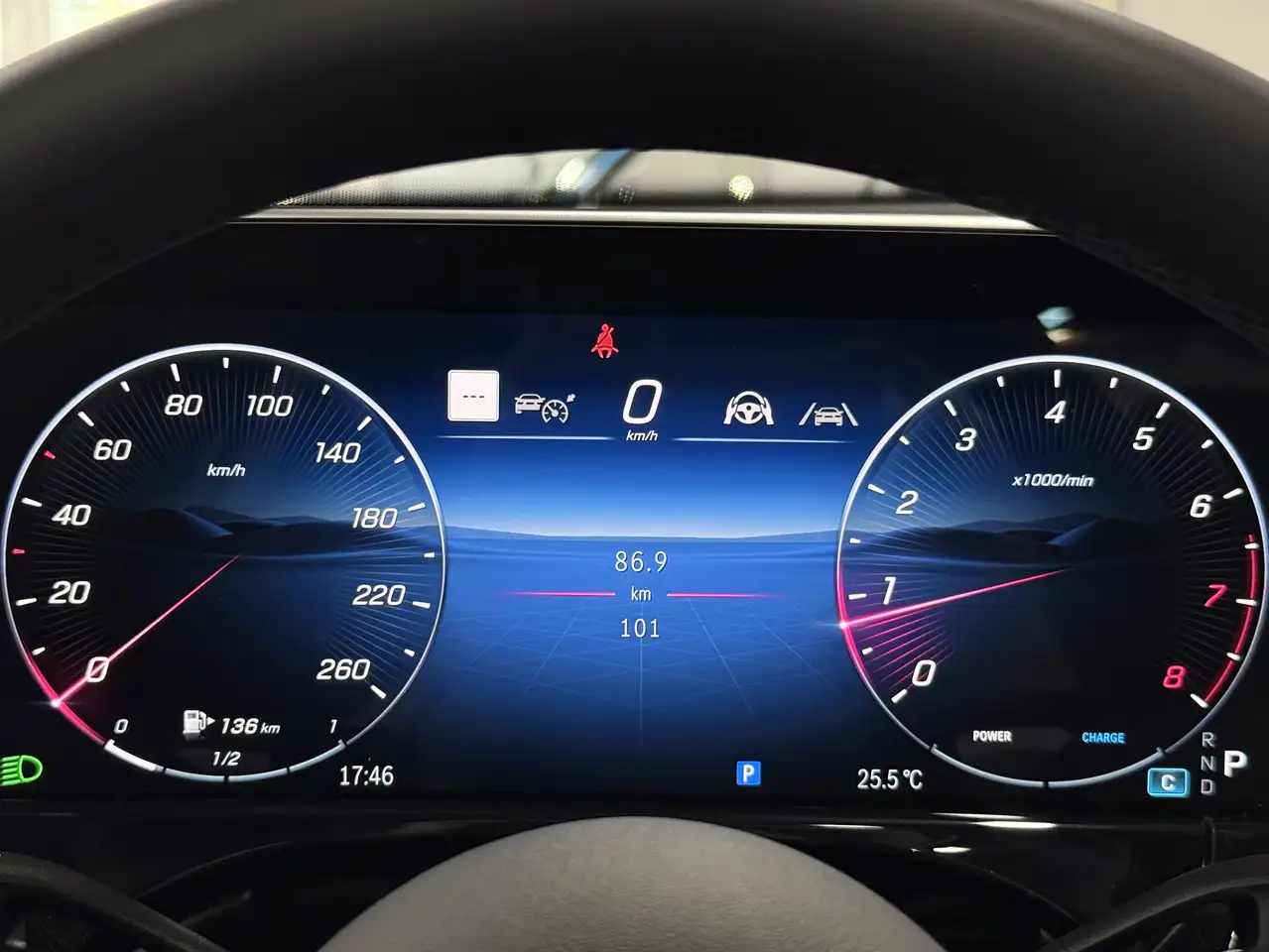 Mercedes-Benz E-Class - Image 15