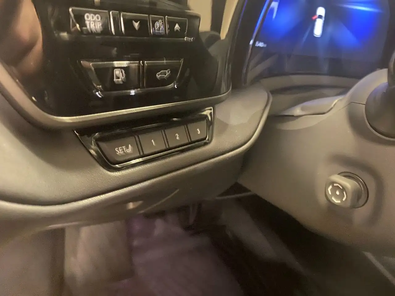 Lexus TX - Image 10