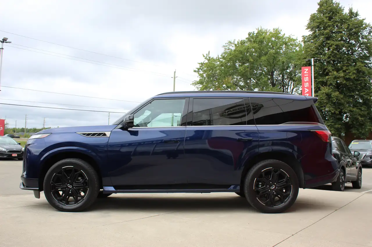 Infiniti QX80 - Image 3