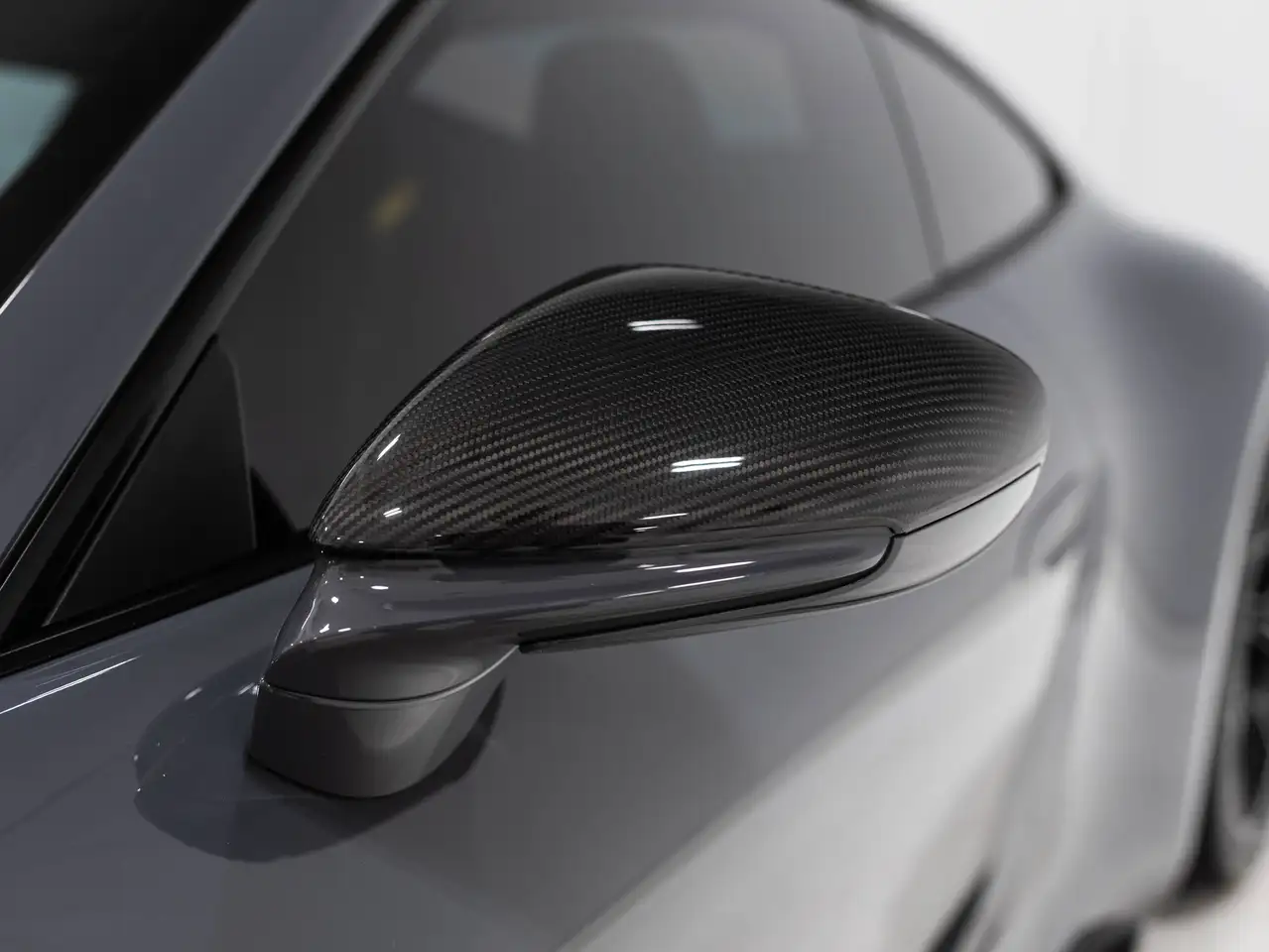 Porsche 911 - Image 18