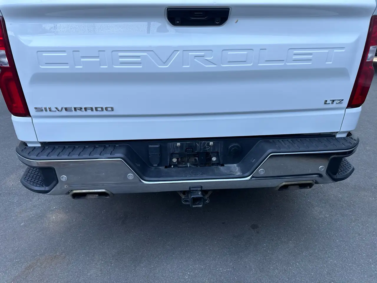 Chevrolet Silverado 1500 - Image 15
