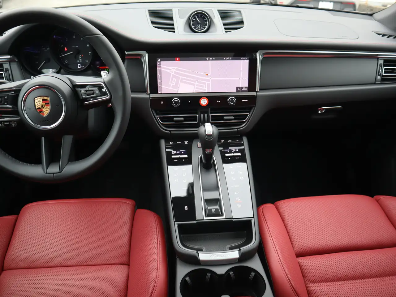 Porsche Macan - Image 16