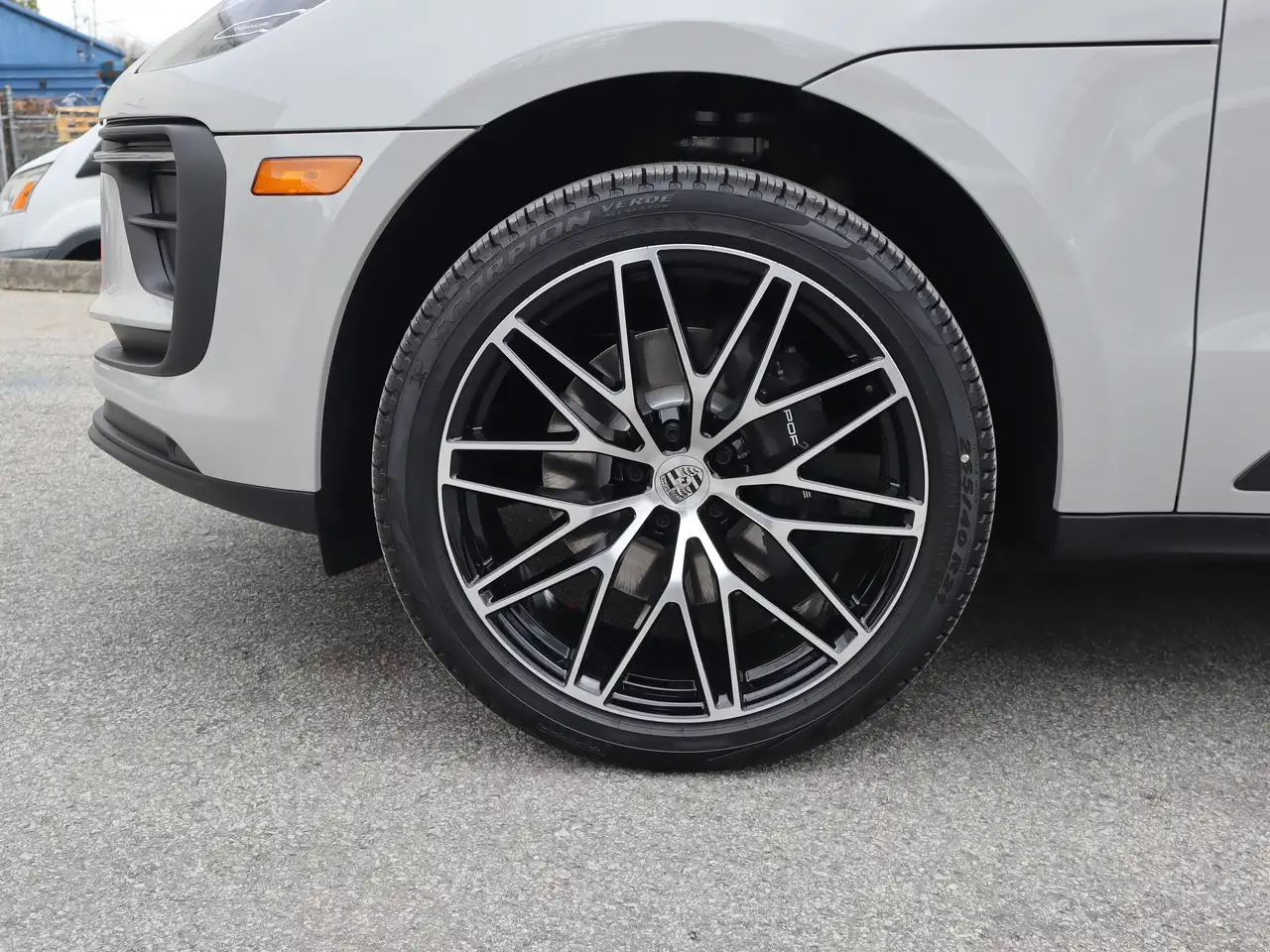 Porsche Macan - Image 29