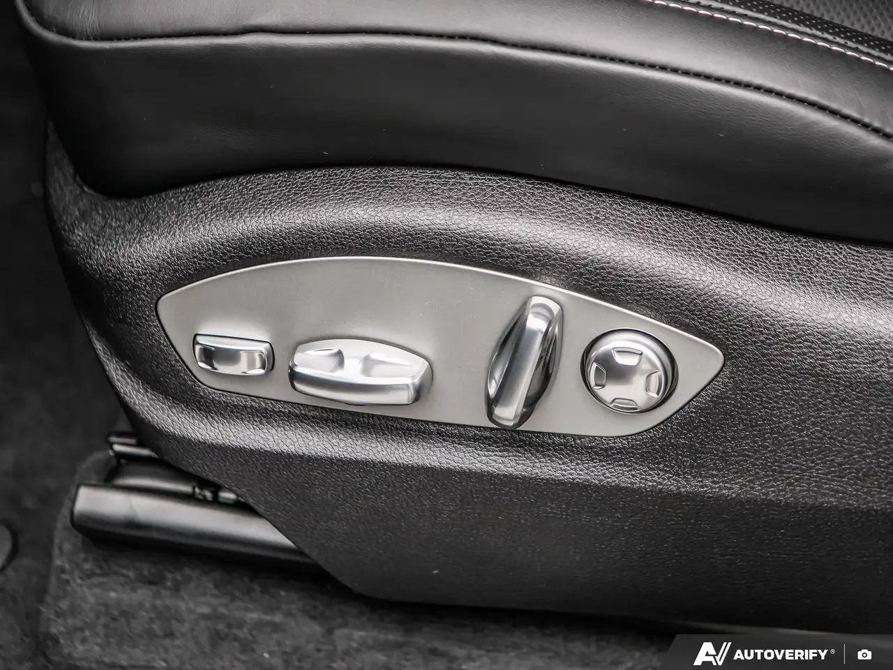 Porsche Macan - Image 28