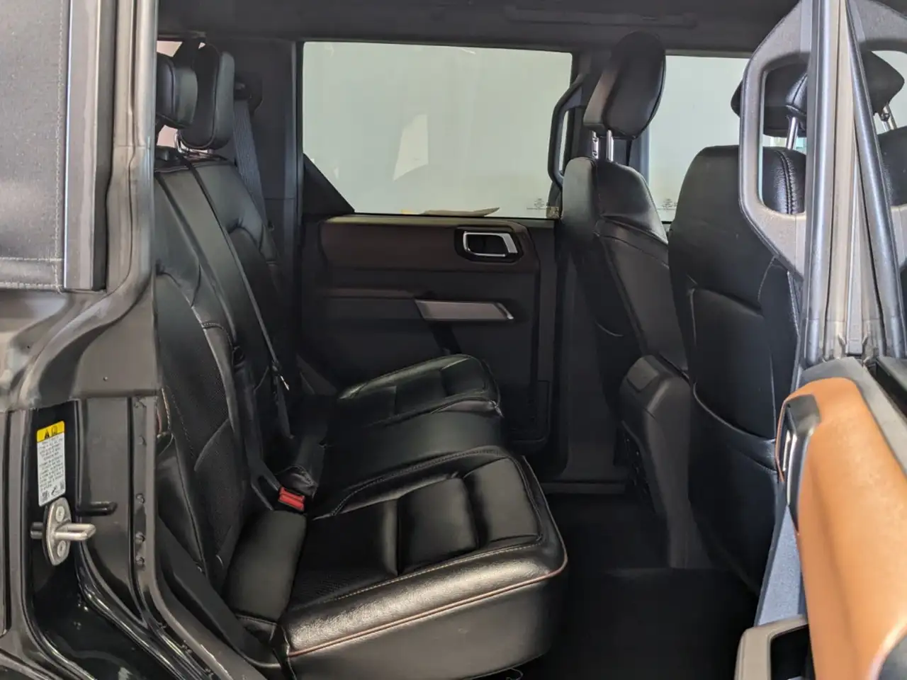 Ford Bronco - Image 22