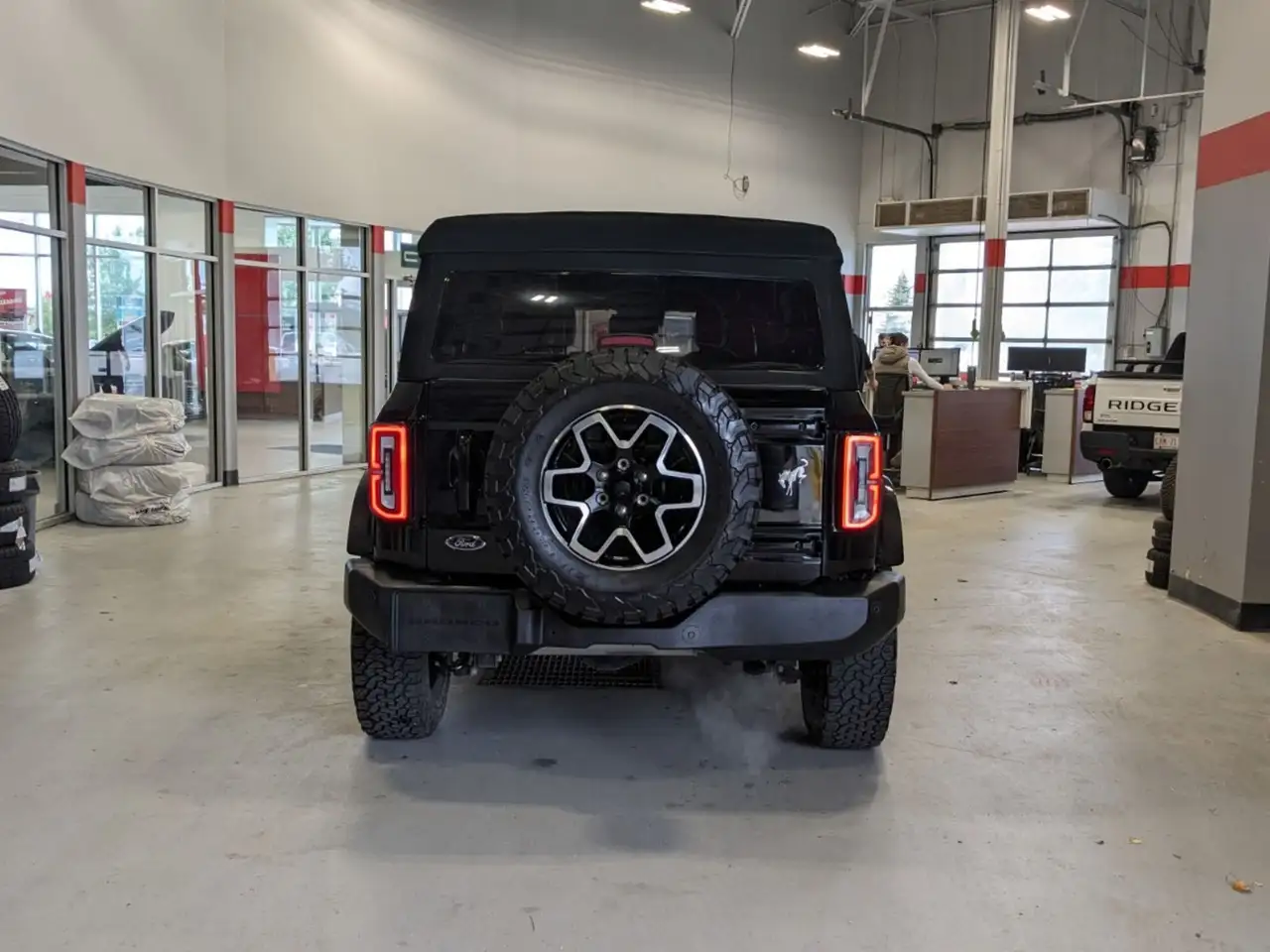 Ford Bronco - Image 6