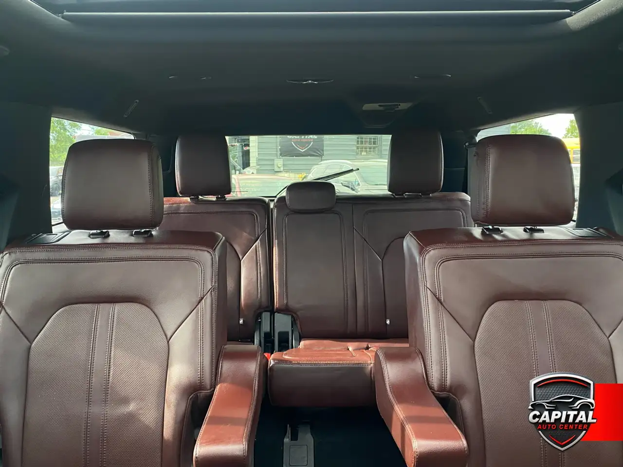 Ford Expedition - Image 16