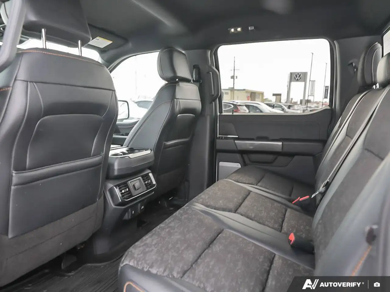Ford F-150 - Image 28