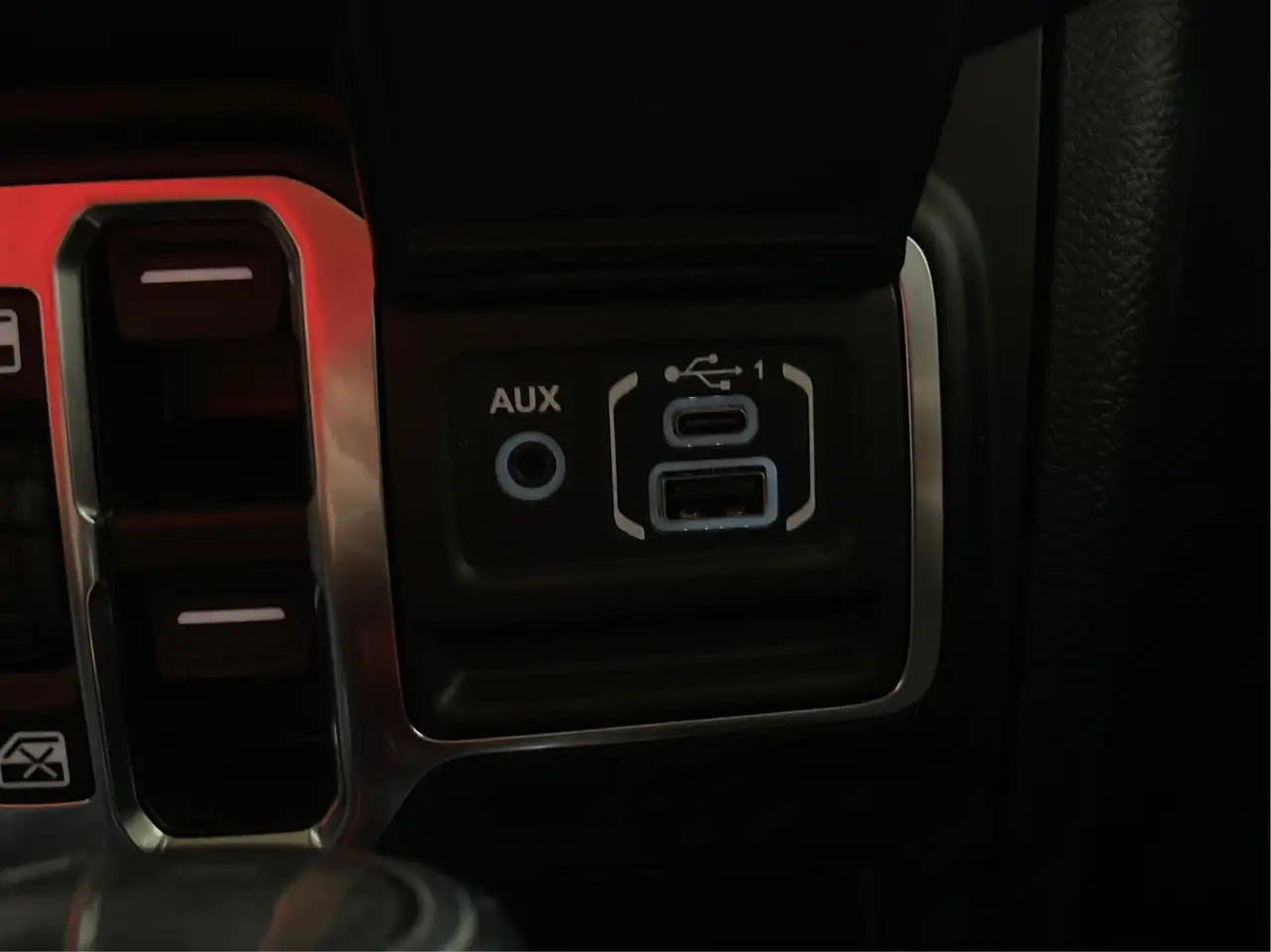 Jeep Wrangler - Image 33