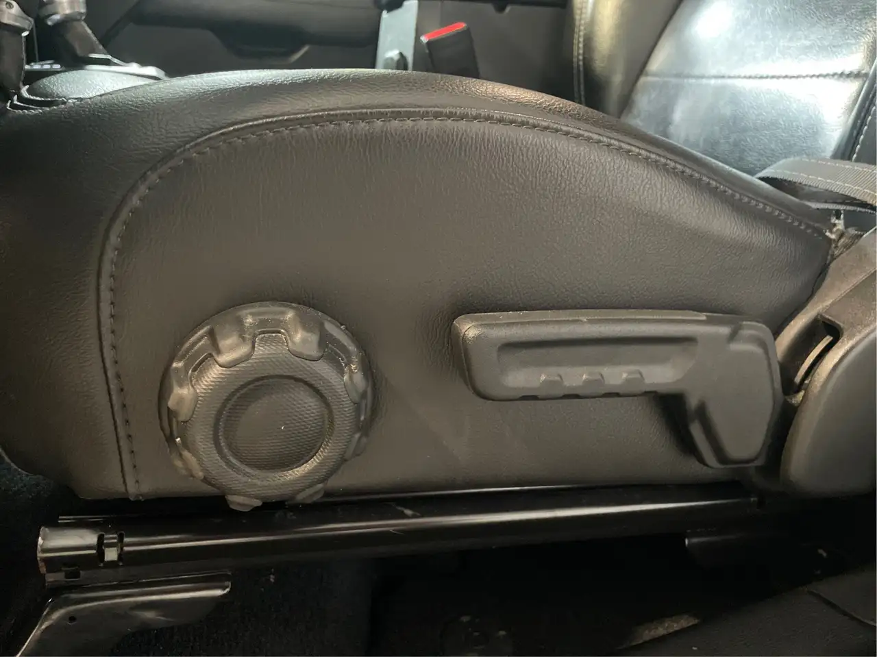 Jeep Wrangler - Image 18