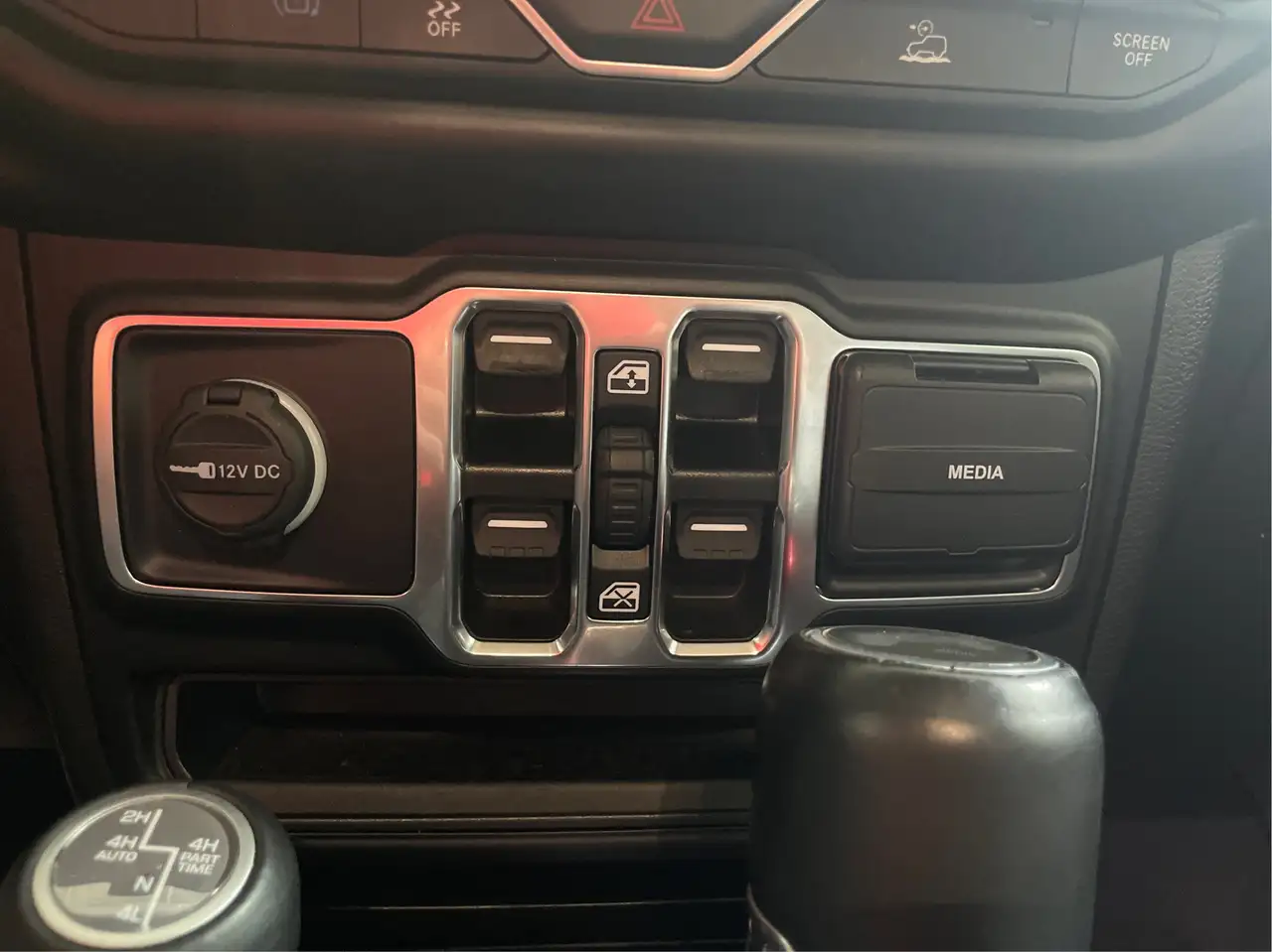Jeep Wrangler - Image 27