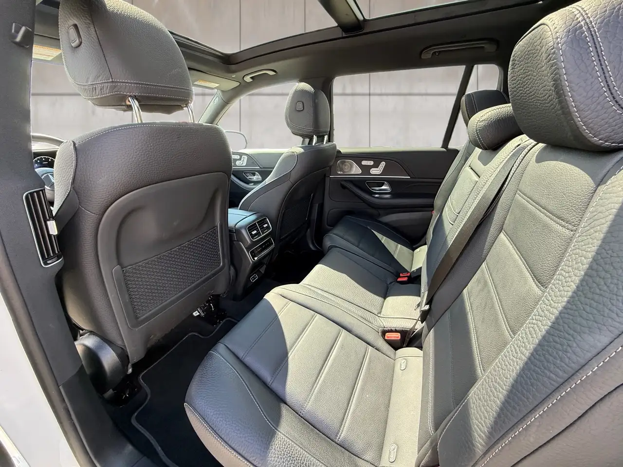Mercedes-Benz GLS - Image 11