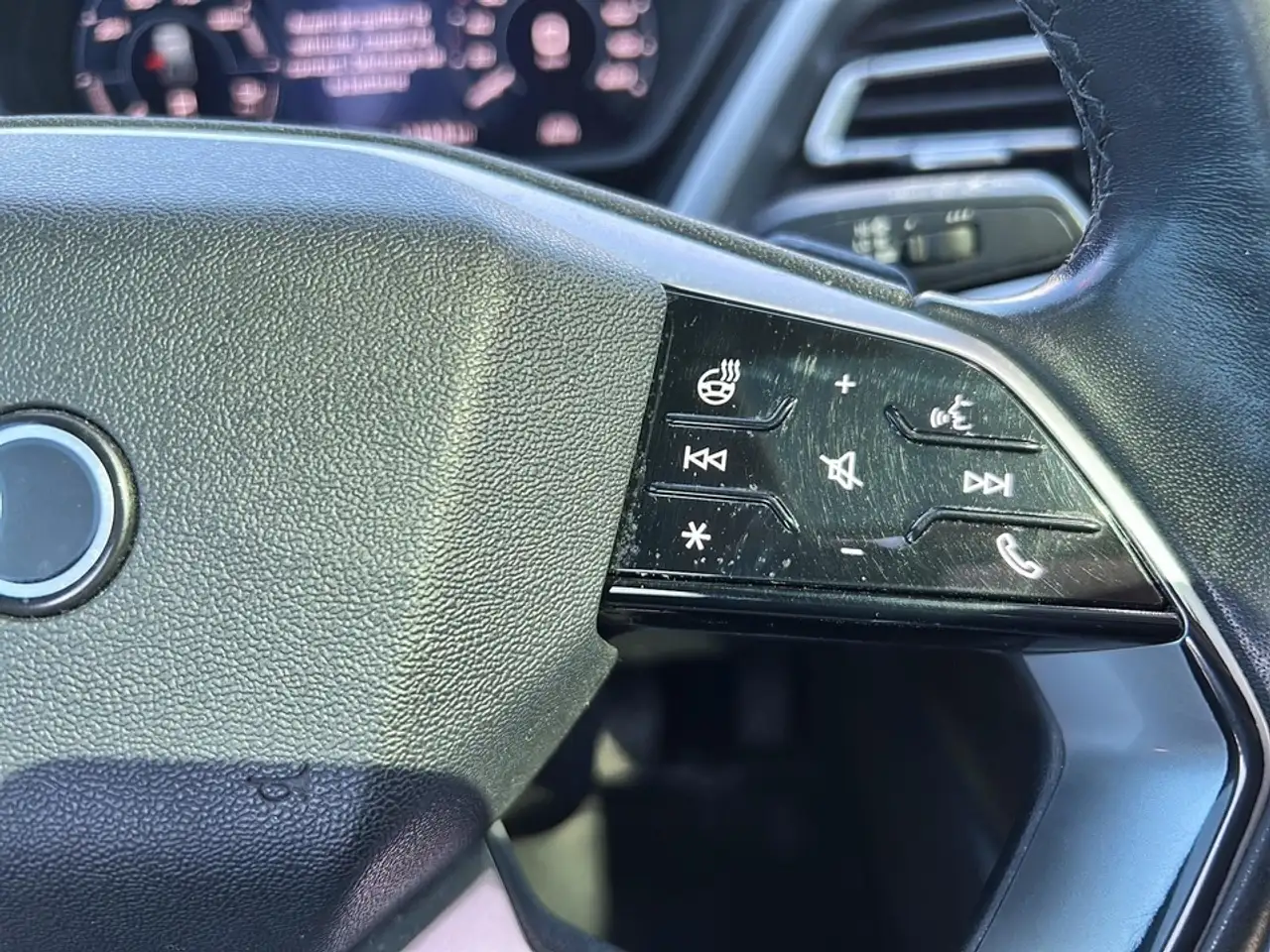 Audi Q4 e-tron - Image 12