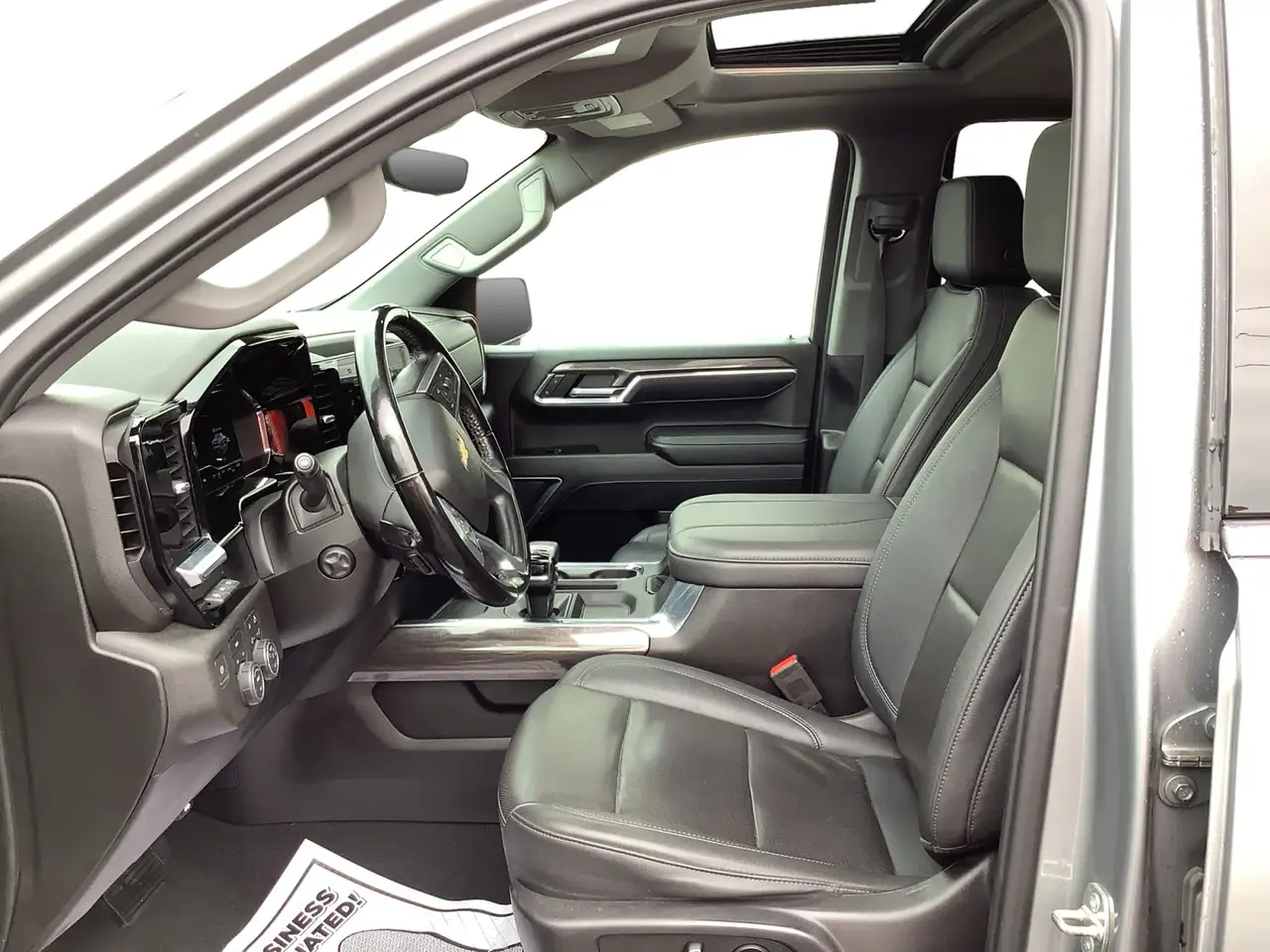 Chevrolet Silverado 1500 - Image 9