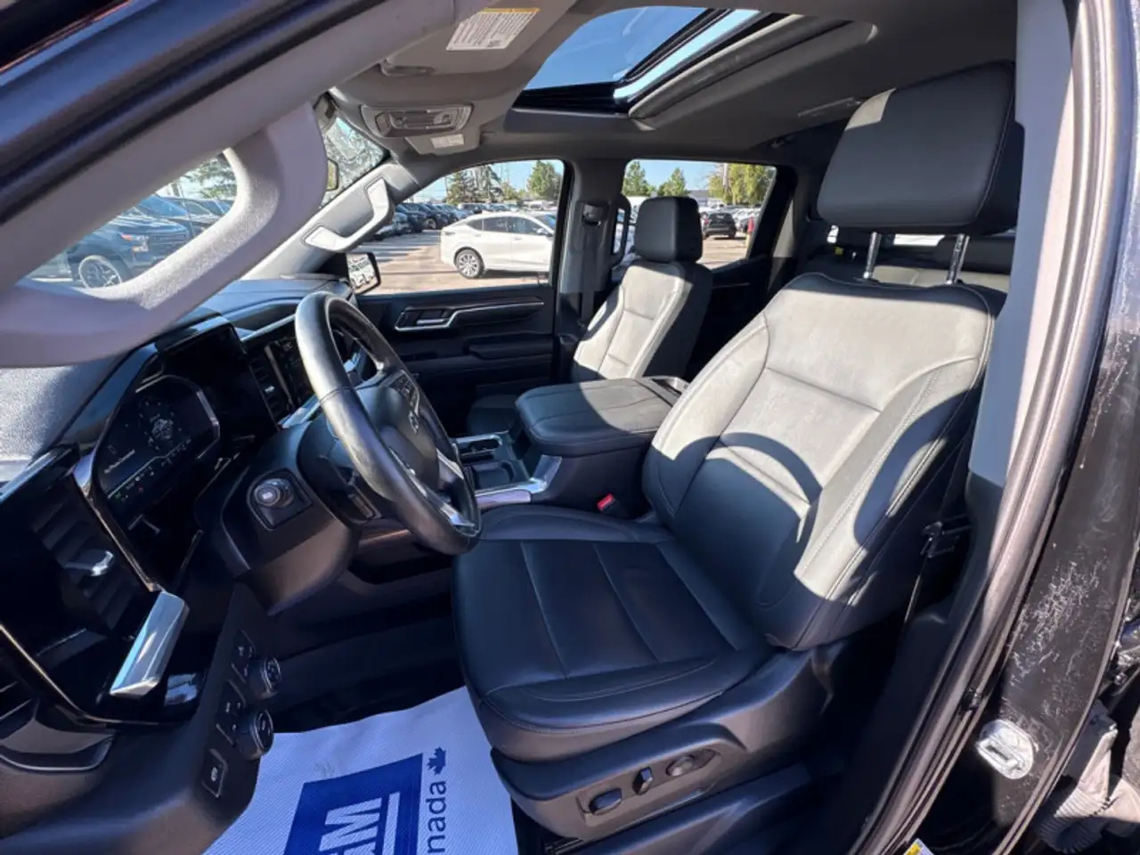 Chevrolet Silverado 1500 - Image 16
