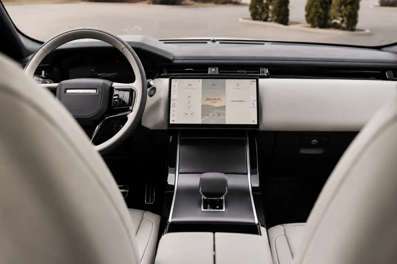 Land Rover Range Rover Velar - Image 33