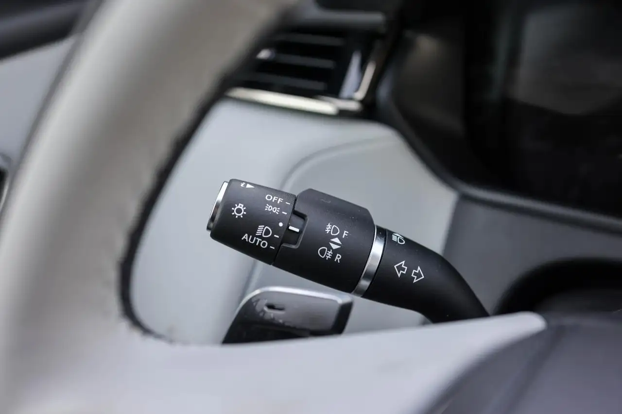 Land Rover Range Rover Velar - Image 21