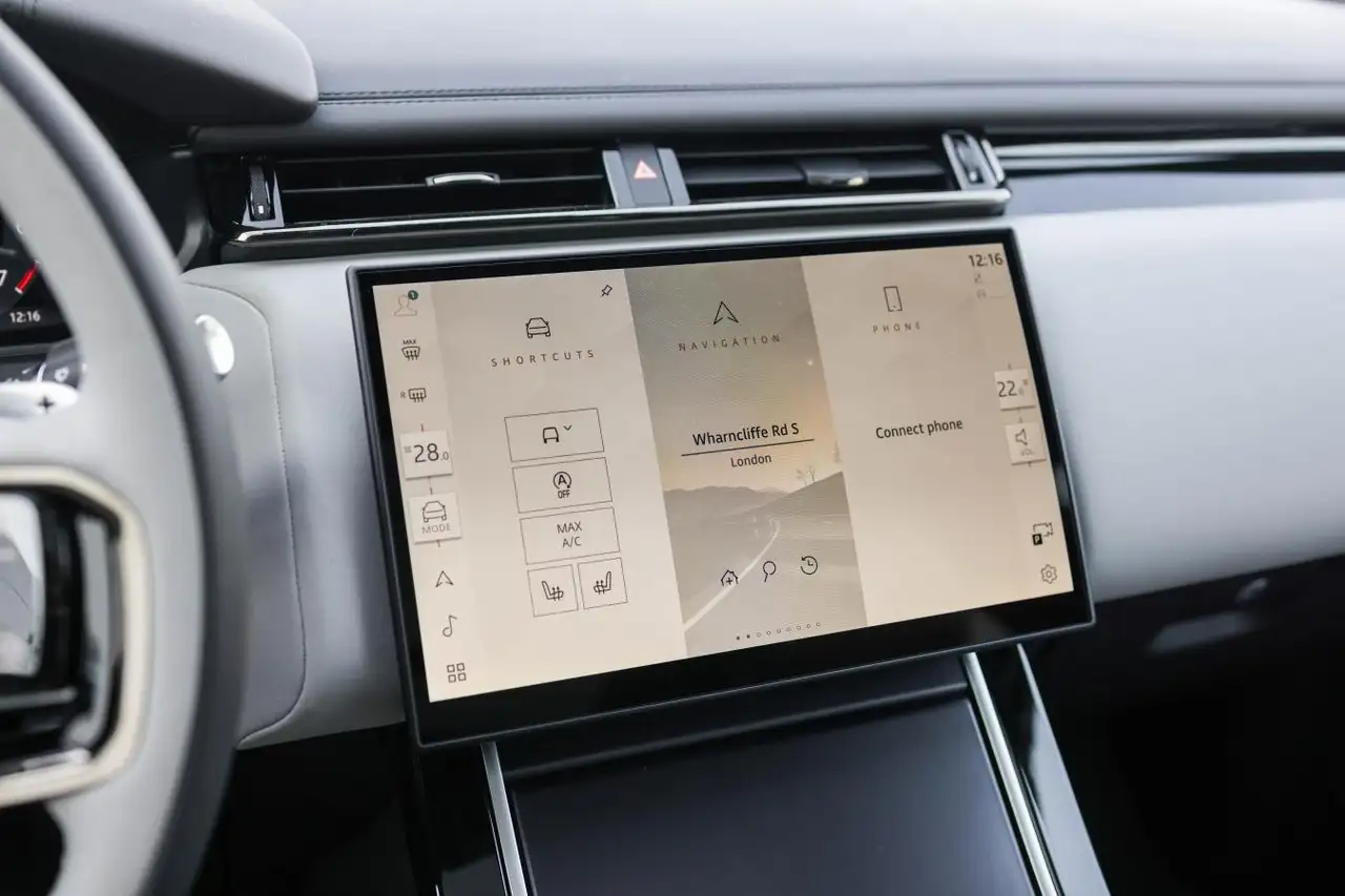 Land Rover Range Rover Velar - Image 25