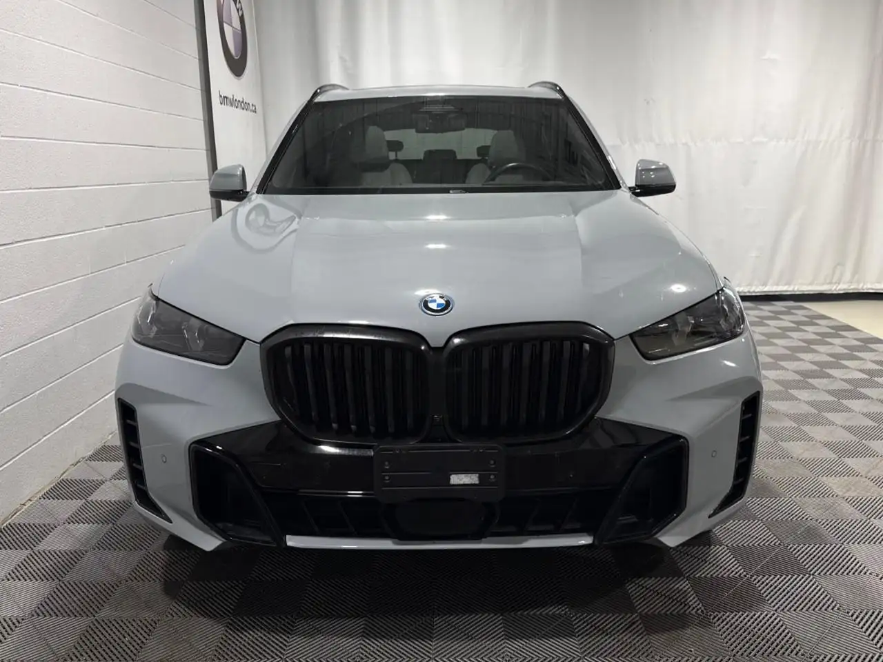 BMW X5 - Image 2