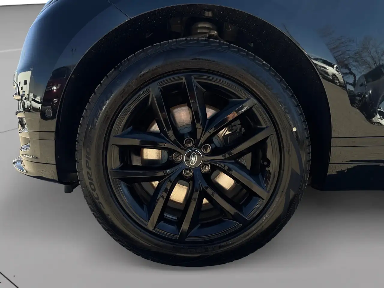Land Rover Range Rover Velar - Image 27
