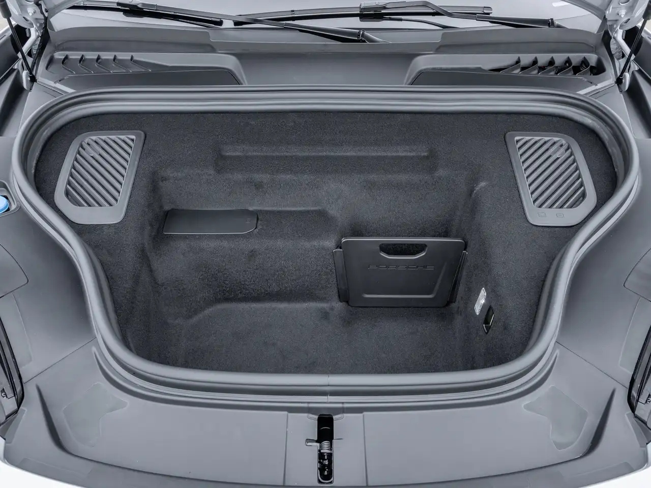 Porsche Macan - Image 13