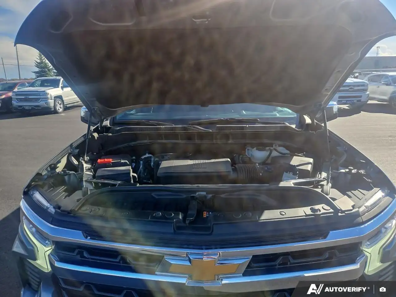 Chevrolet Silverado 1500 - Image 10