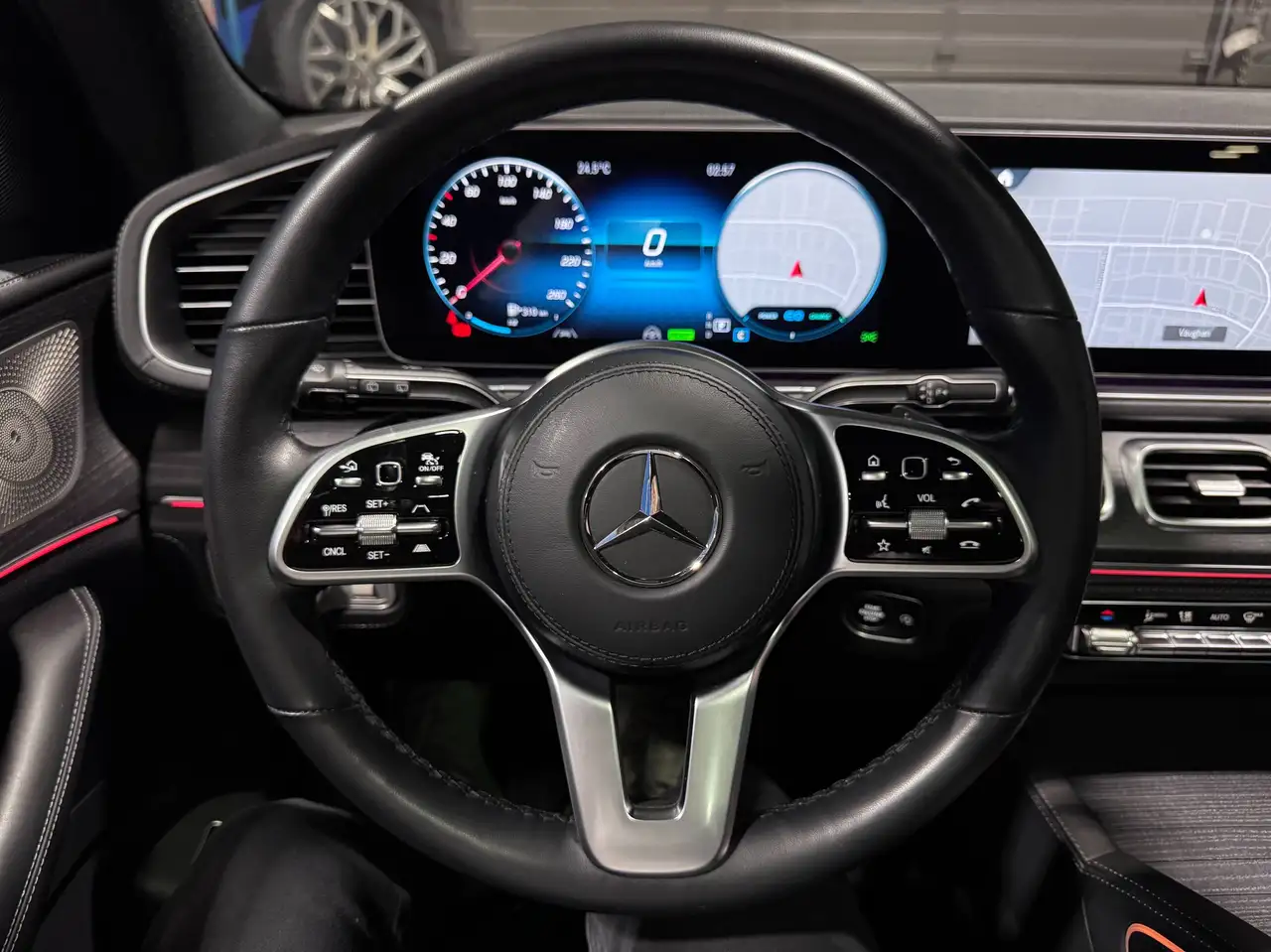 Mercedes-Benz GLE - Image 17