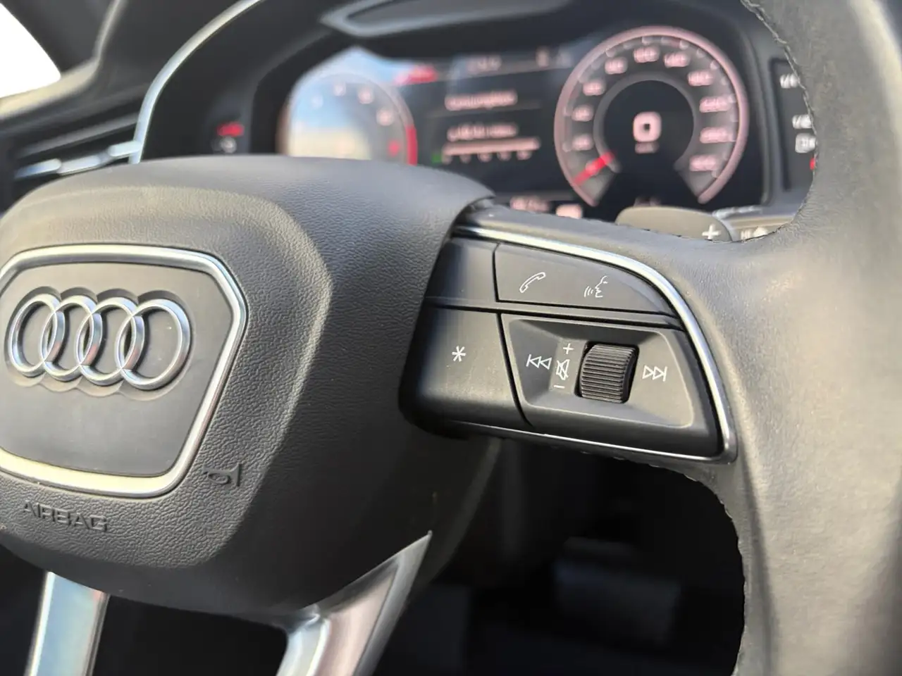 Audi Q7 - Image 38