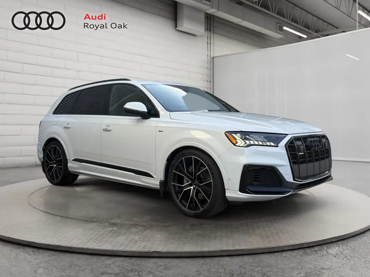 Audi Q7 - Image 7