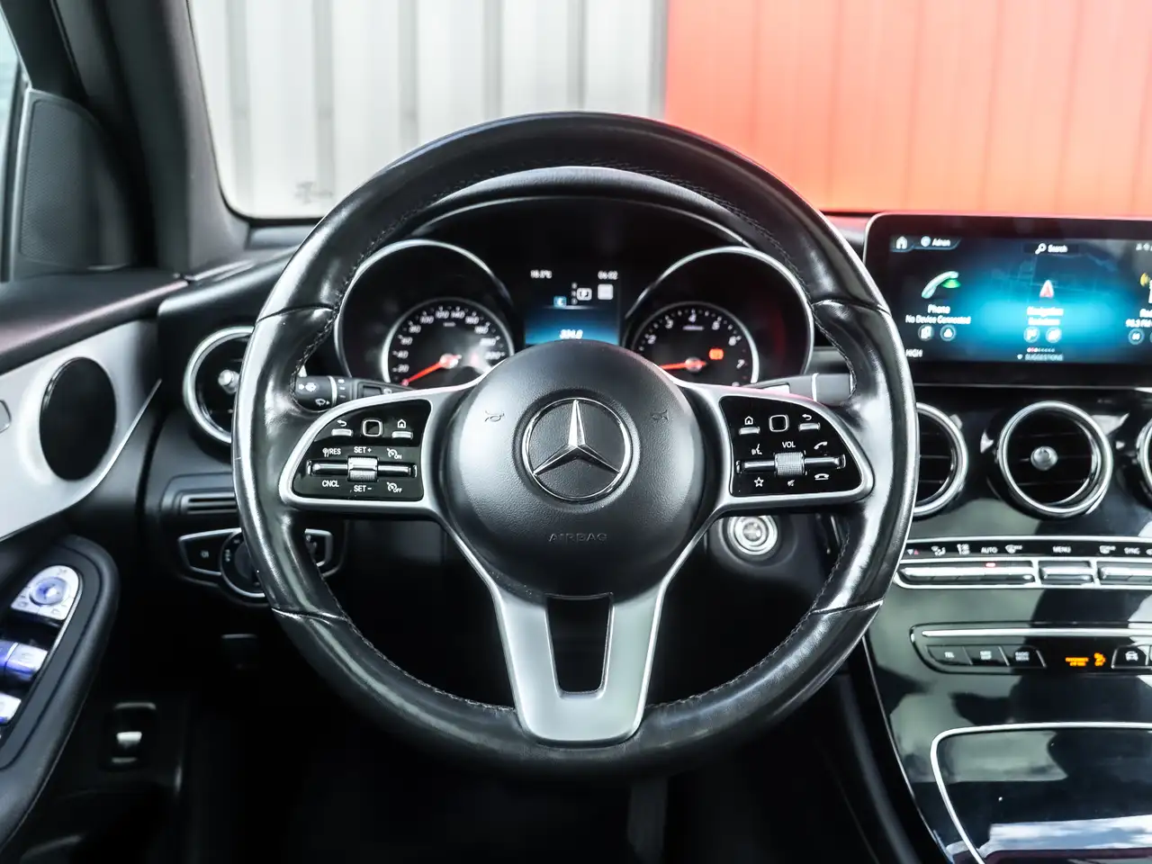 Mercedes-Benz GLC - Image 12