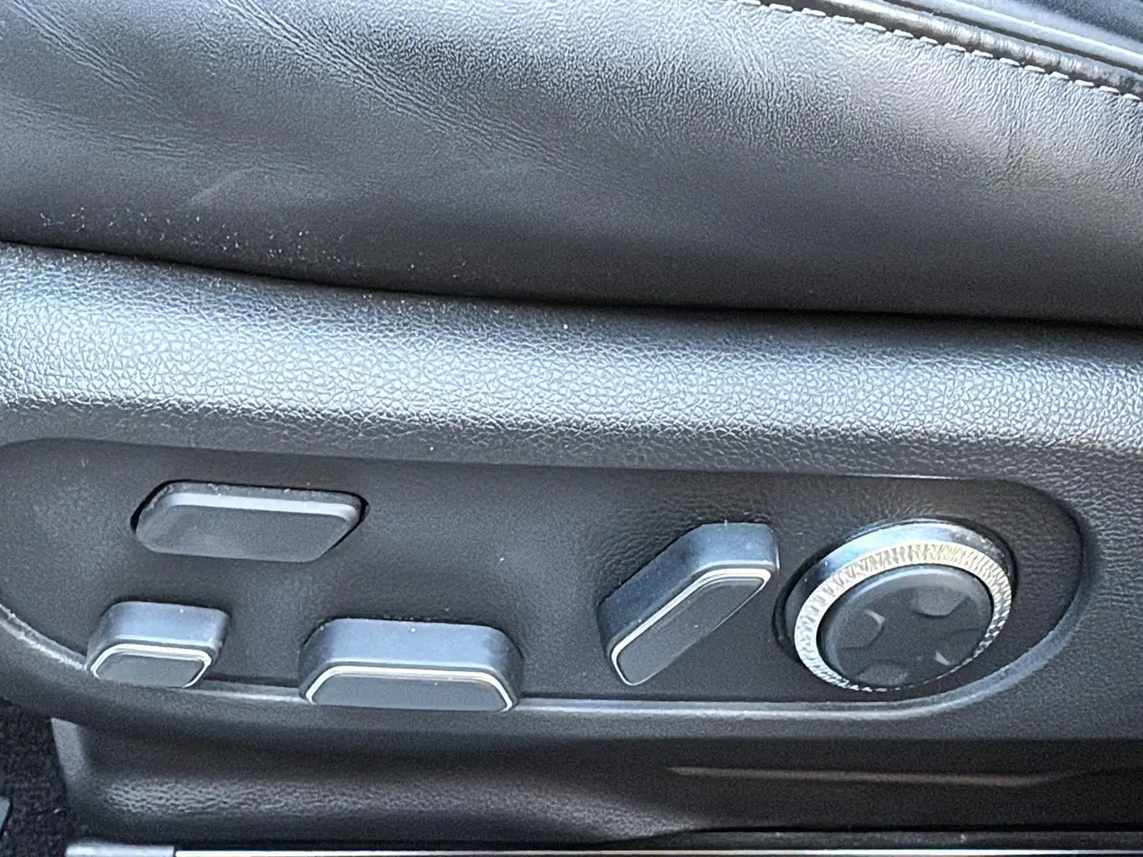 Genesis GV60 - Image 35
