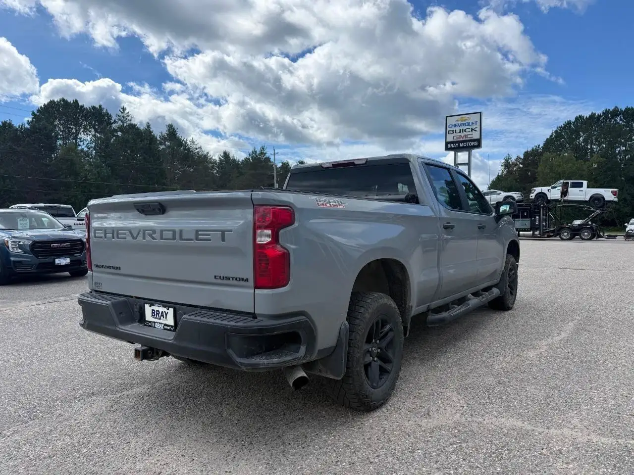 Chevrolet Silverado 1500 - Image 6