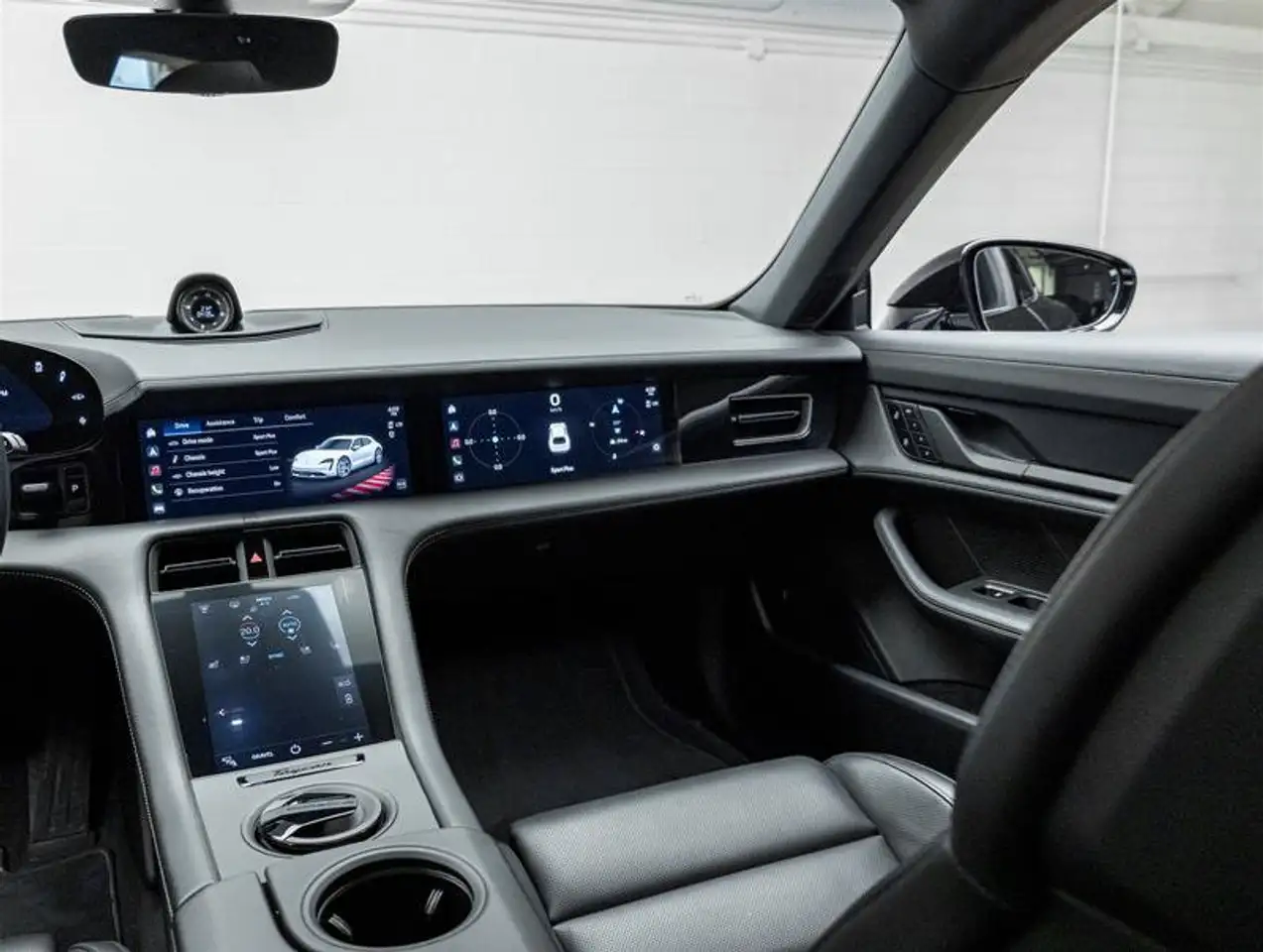 Porsche Taycan - Image 45