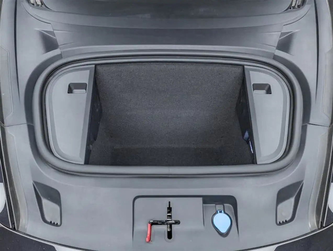 Porsche Taycan - Image 5