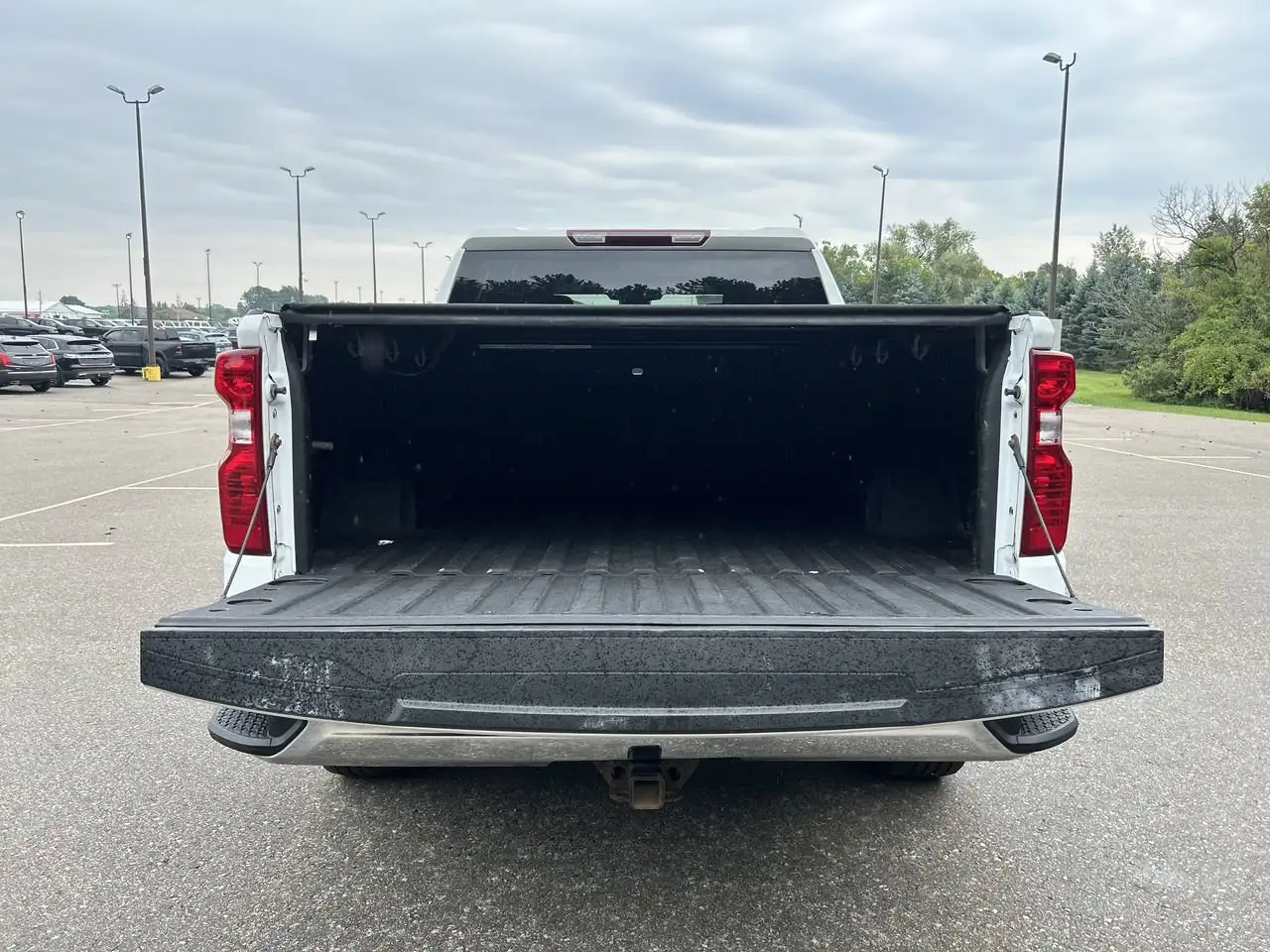 Chevrolet Silverado 1500 - Image 18