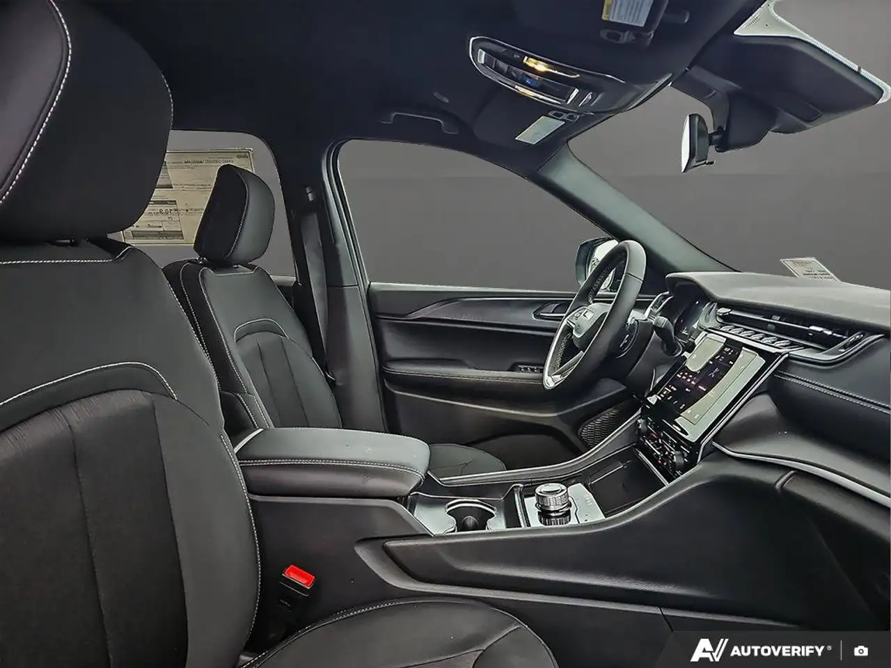 Jeep Grand Cherokee - Image 22