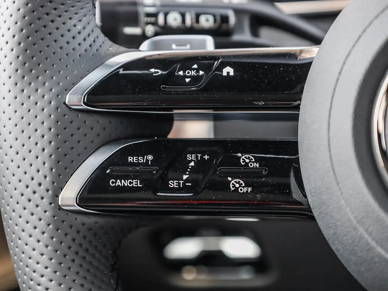 Mercedes-Benz GLC - Image 21