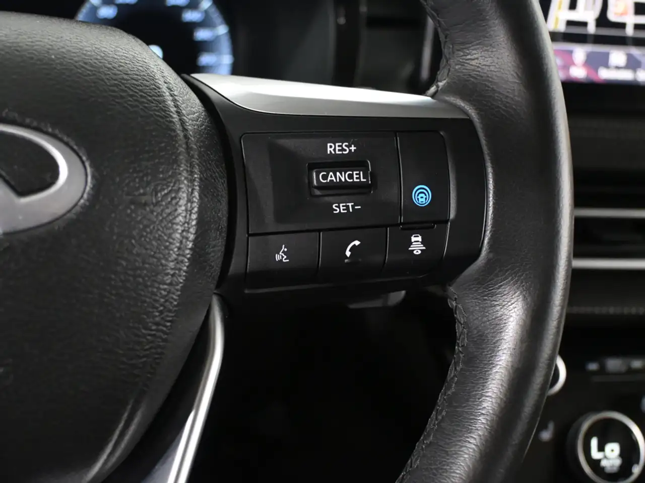 Infiniti QX60 - Image 17