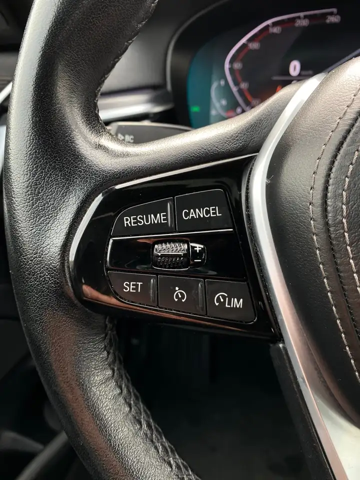 BMW 5 Series - Image 15