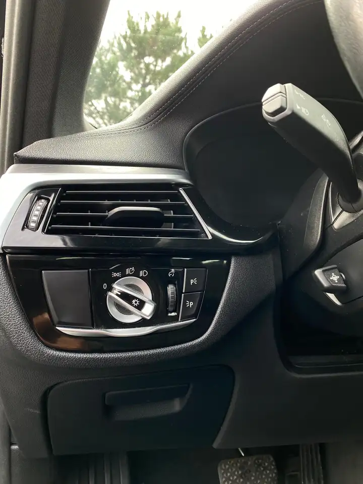 BMW 5 Series - Image 12