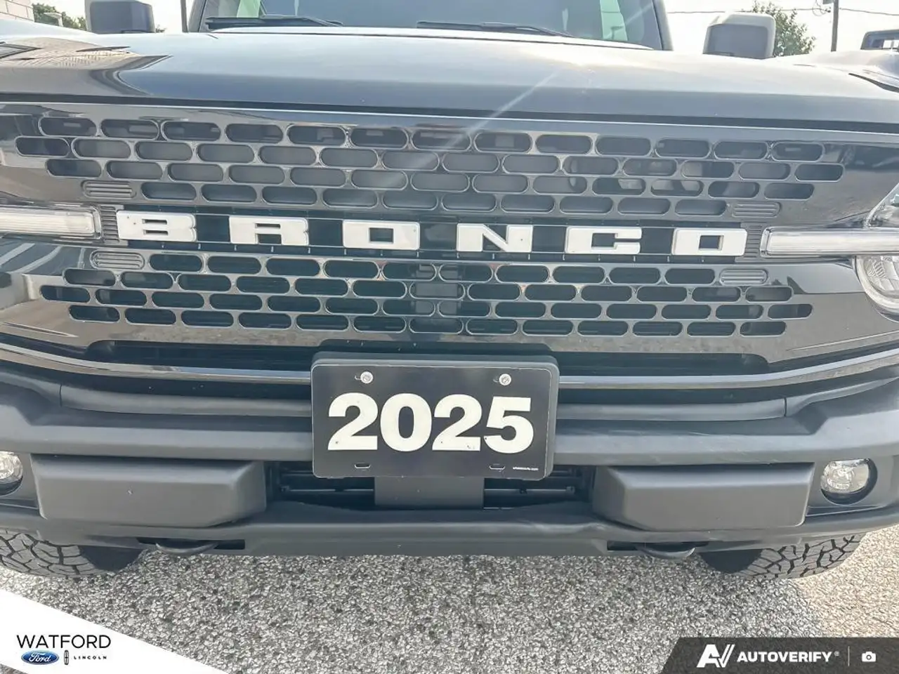 Ford Bronco - Image 8