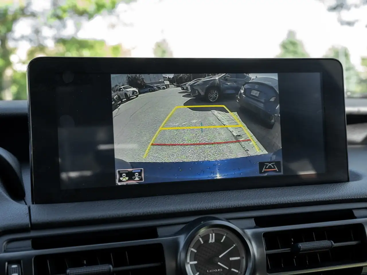 Lexus IS - Image 17